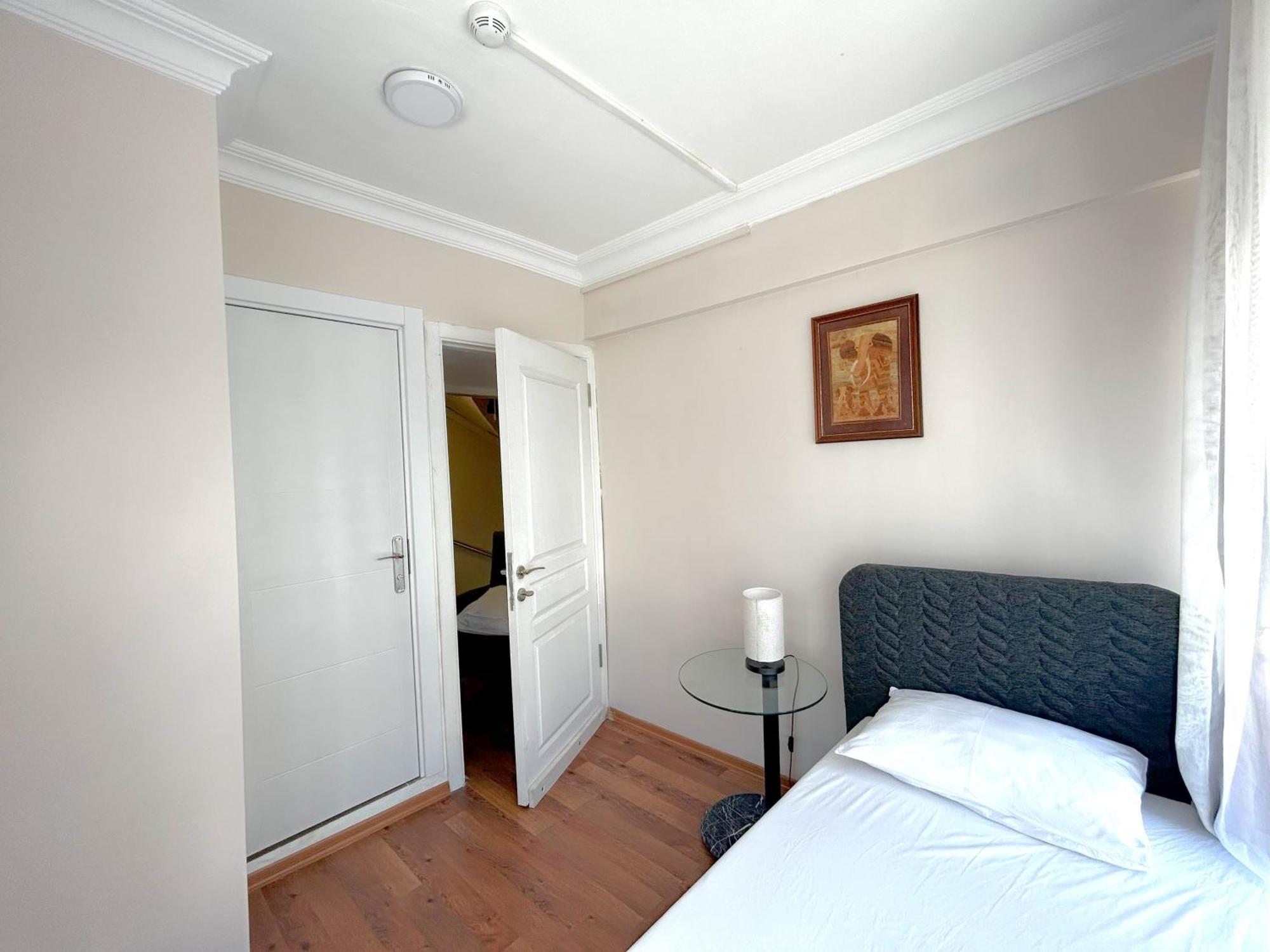 Meydan Pansiyon Uskudar Hotel Istanboel Buitenkant foto
