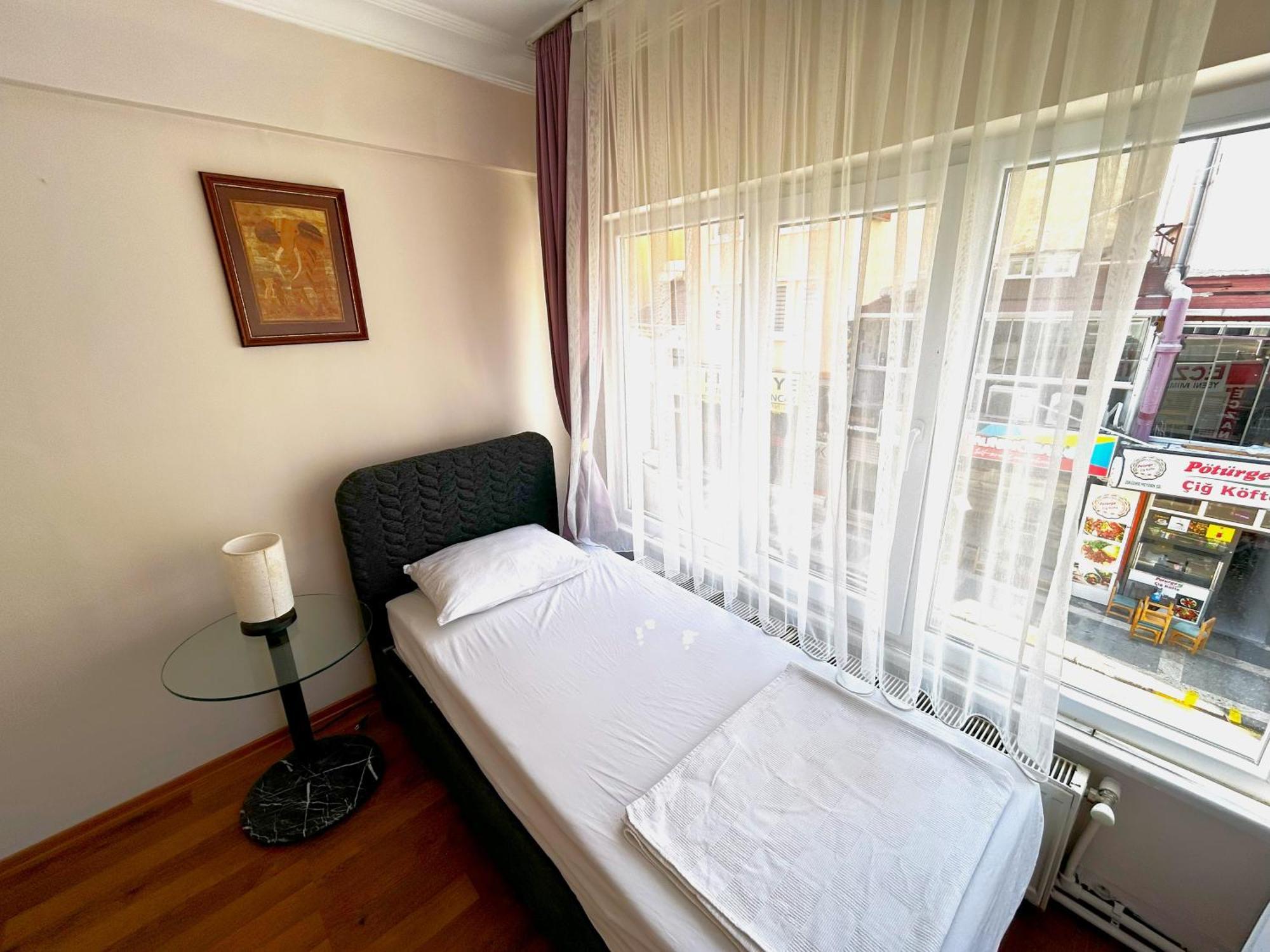 Meydan Pansiyon Uskudar Hotel Istanboel Buitenkant foto
